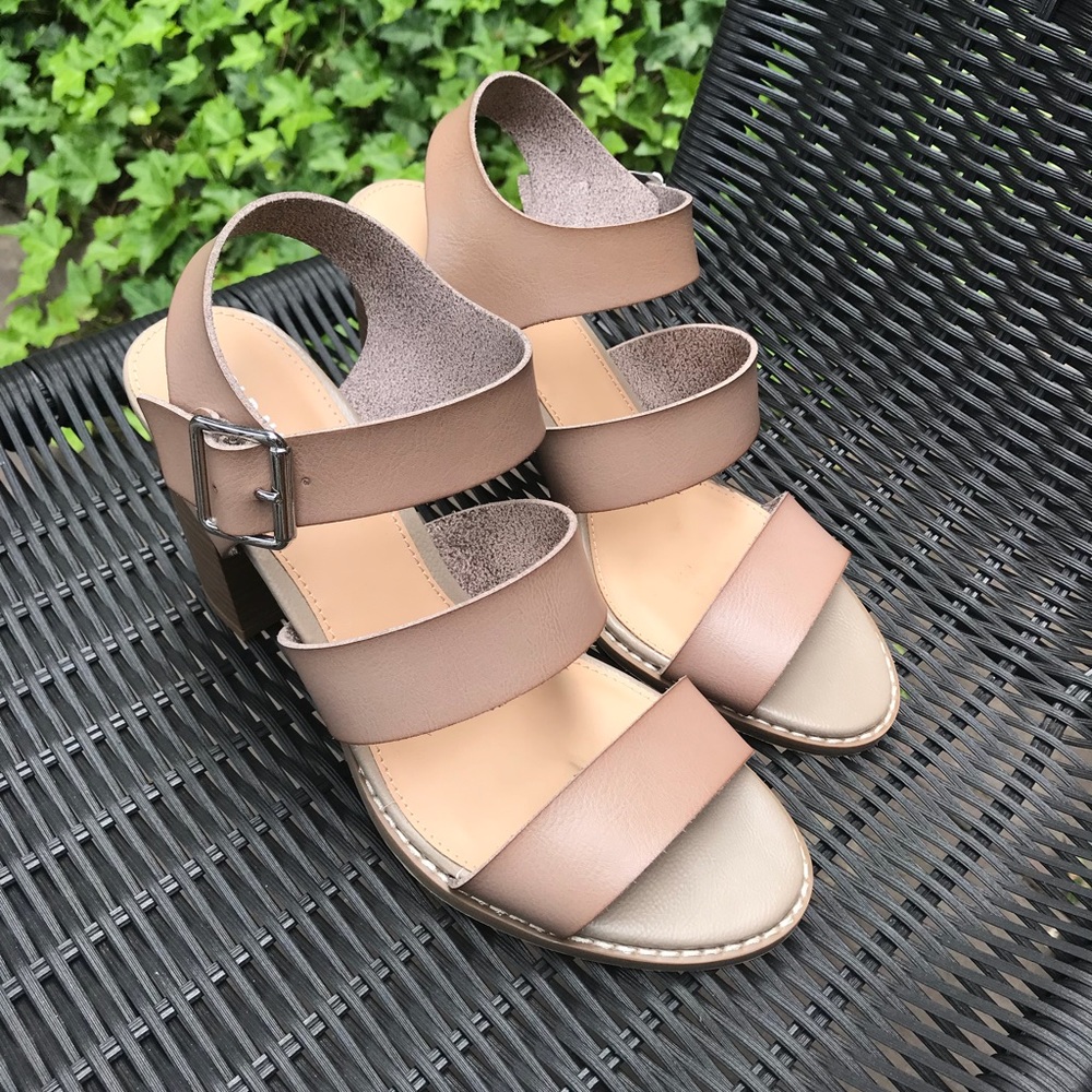 Old Navy taupe block heels